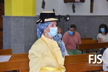 Repique de campanas, misa de romeros y ofrenda a la Virgen de las Nieves/TA y Francisco Javier Santana.